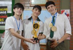 Foto de la galería: Reconocimiento a la dedicación y futuro profesional en el Instituto Superior Combate Mbororé de Posadas