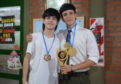 Foto de la galería: Reconocimiento a la dedicación y futuro profesional en el Instituto Superior Combate Mbororé de Posadas