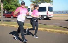 Foto de la galería: Maratón Rosa 2025 por la concientización y prevención del cáncer de mamas