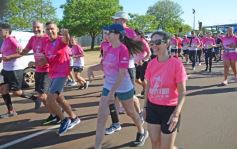 Foto de la galería: Maratón Rosa 2025 por la concientización y prevención del cáncer de mamas