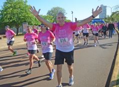 Foto de la galería: Maratón Rosa 2025 por la concientización y prevención del cáncer de mamas