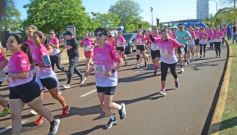 Foto de la galería: Maratón Rosa 2025 por la concientización y prevención del cáncer de mamas