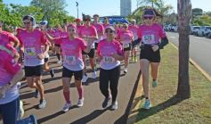 Foto de la galería: Maratón Rosa 2025 por la concientización y prevención del cáncer de mamas