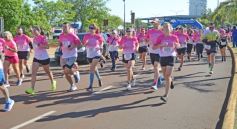 Foto de la galería: Maratón Rosa 2025 por la concientización y prevención del cáncer de mamas