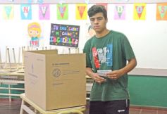 Foto de la galería: Legislativas 2025: en Misiones y en el país se votó por primera vez con la Boleta Única de Papel (BUP)