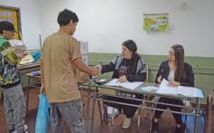 Foto de la galería: Legislativas 2025: en Misiones y en el país se votó por primera vez con la Boleta Única de Papel (BUP)