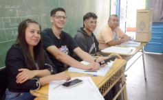 Foto de la galería: Legislativas 2025: en Misiones y en el país se votó por primera vez con la Boleta Única de Papel (BUP)