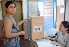 Foto de la galería: Legislativas 2025: en Misiones y en el país se votó por primera vez con la Boleta Única de Papel (BUP)