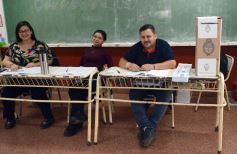 Foto de la galería: Legislativas 2025: en Misiones y en el país se votó por primera vez con la Boleta Única de Papel (BUP)