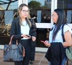 Foto de la galería: Entrega oficial de diplomas a Diputados electos en el Teatro Prosa del Parque del Conocimiento