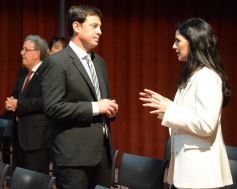 Foto de la galería: Entrega oficial de diplomas a Diputados electos en el Teatro Prosa del Parque del Conocimiento