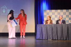 Foto de la galería: Entrega oficial de diplomas a Diputados electos en el Teatro Prosa del Parque del Conocimiento