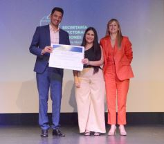 Foto de la galería: Entrega oficial de diplomas a Diputados electos en el Teatro Prosa del Parque del Conocimiento