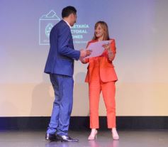 Foto de la galería: Entrega oficial de diplomas a Diputados electos en el Teatro Prosa del Parque del Conocimiento
