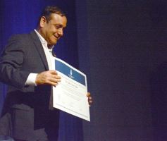 Foto de la galería: Entrega oficial de diplomas a Diputados electos en el Teatro Prosa del Parque del Conocimiento