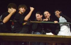 Foto de la galería: Ritmo, brillo y emoción en el cierre de la primera noche del Show de Scolas en La Cascada 