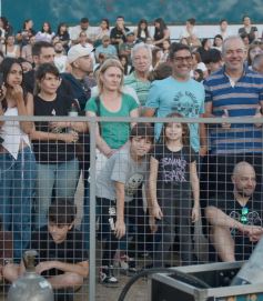 Foto de la galería: La Estudiantina despidió su edición 2025 con todo el esplendor y ritmo en La Cascada
