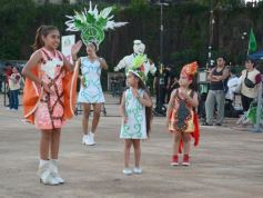 Foto de la galería: La Estudiantina despidió su edición 2025 con todo el esplendor y ritmo en La Cascada