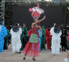 Foto de la galería: La Estudiantina despidió su edición 2025 con todo el esplendor y ritmo en La Cascada