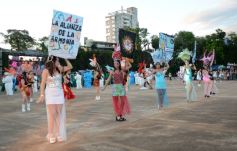 Foto de la galería: La Estudiantina despidió su edición 2025 con todo el esplendor y ritmo en La Cascada