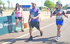 Foto de la galería: "Un paso por Santi": la solidaridad y el cariño de la gente siempre presente 