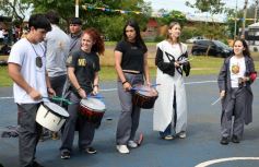 Foto de la galería: El NENI 2032 realizó el cierre de "Reciclarte" con alumnos de la Madre de la Misericordia