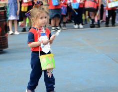 Foto de la galería: El NENI 2032 realizó el cierre de "Reciclarte" con alumnos de la Madre de la Misericordia