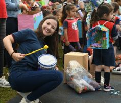 Foto de la galería: El NENI 2032 realizó el cierre de "Reciclarte" con alumnos de la Madre de la Misericordia