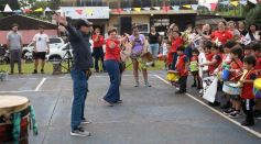 Foto de la galería: El NENI 2032 realizó el cierre de "Reciclarte" con alumnos de la Madre de la Misericordia