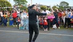 Foto de la galería: El NENI 2032 realizó el cierre de "Reciclarte" con alumnos de la Madre de la Misericordia