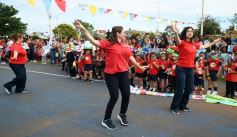 Foto de la galería: El NENI 2032 realizó el cierre de "Reciclarte" con alumnos de la Madre de la Misericordia