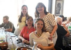 Foto de la galería: Inés fue honrada en el festejo de su cumpleaños 60