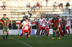 Foto de la galería: Tarde de fútbol en Villa Sarita: Guaraní y una goleada ante Brown por el Torneo Regional 