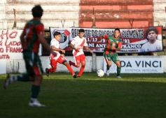 Foto de la galería: Tarde de fútbol en Villa Sarita: Guaraní y una goleada ante Brown por el Torneo Regional 