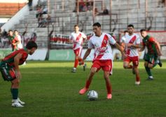 Foto de la galería: Tarde de fútbol en Villa Sarita: Guaraní y una goleada ante Brown por el Torneo Regional 