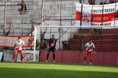 Foto de la galería: Tarde de fútbol en Villa Sarita: Guaraní y una goleada ante Brown por el Torneo Regional 