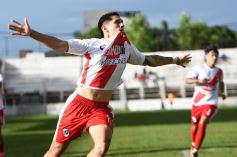 Foto de la galería: Tarde de fútbol en Villa Sarita: Guaraní y una goleada ante Brown por el Torneo Regional 