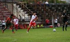 Foto de la galería: Tarde de fútbol en Villa Sarita: Guaraní y una goleada ante Brown por el Torneo Regional 