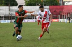 Foto de la galería: Tarde de fútbol en Villa Sarita: Guaraní y una goleada ante Brown por el Torneo Regional 