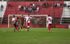 Foto de la galería: Tarde de fútbol en Villa Sarita: Guaraní y una goleada ante Brown por el Torneo Regional 