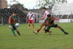 Foto de la galería: Tarde de fútbol en Villa Sarita: Guaraní y una goleada ante Brown por el Torneo Regional 