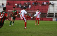 Foto de la galería: Tarde de fútbol en Villa Sarita: Guaraní y una goleada ante Brown por el Torneo Regional 