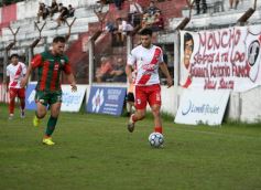 Foto de la galería: Tarde de fútbol en Villa Sarita: Guaraní y una goleada ante Brown por el Torneo Regional 