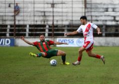 Foto de la galería: Tarde de fútbol en Villa Sarita: Guaraní y una goleada ante Brown por el Torneo Regional 