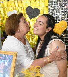 Foto de la galería: Constanza celebró sus 15 años y hubo mucha emoción y sorpresas para la cumpleañera 