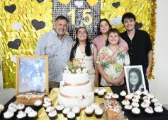 Foto de la galería: Constanza celebró sus 15 años y hubo mucha emoción y sorpresas para la cumpleañera 