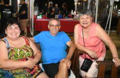 Foto de la galería: La primera noche del Festival del Litoral en la Cascada se disfrutó entre amigos, mates y tererés