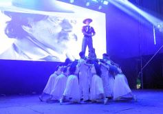 Foto de la galería: La primera noche del Festival del Litoral en la Cascada se disfrutó entre amigos, mates y tererés