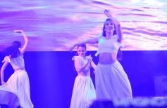 Foto de la galería: La primera noche del Festival del Litoral en la Cascada se disfrutó entre amigos, mates y tererés