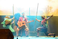 Foto de la galería: La primera noche del Festival del Litoral en la Cascada se disfrutó entre amigos, mates y tererés